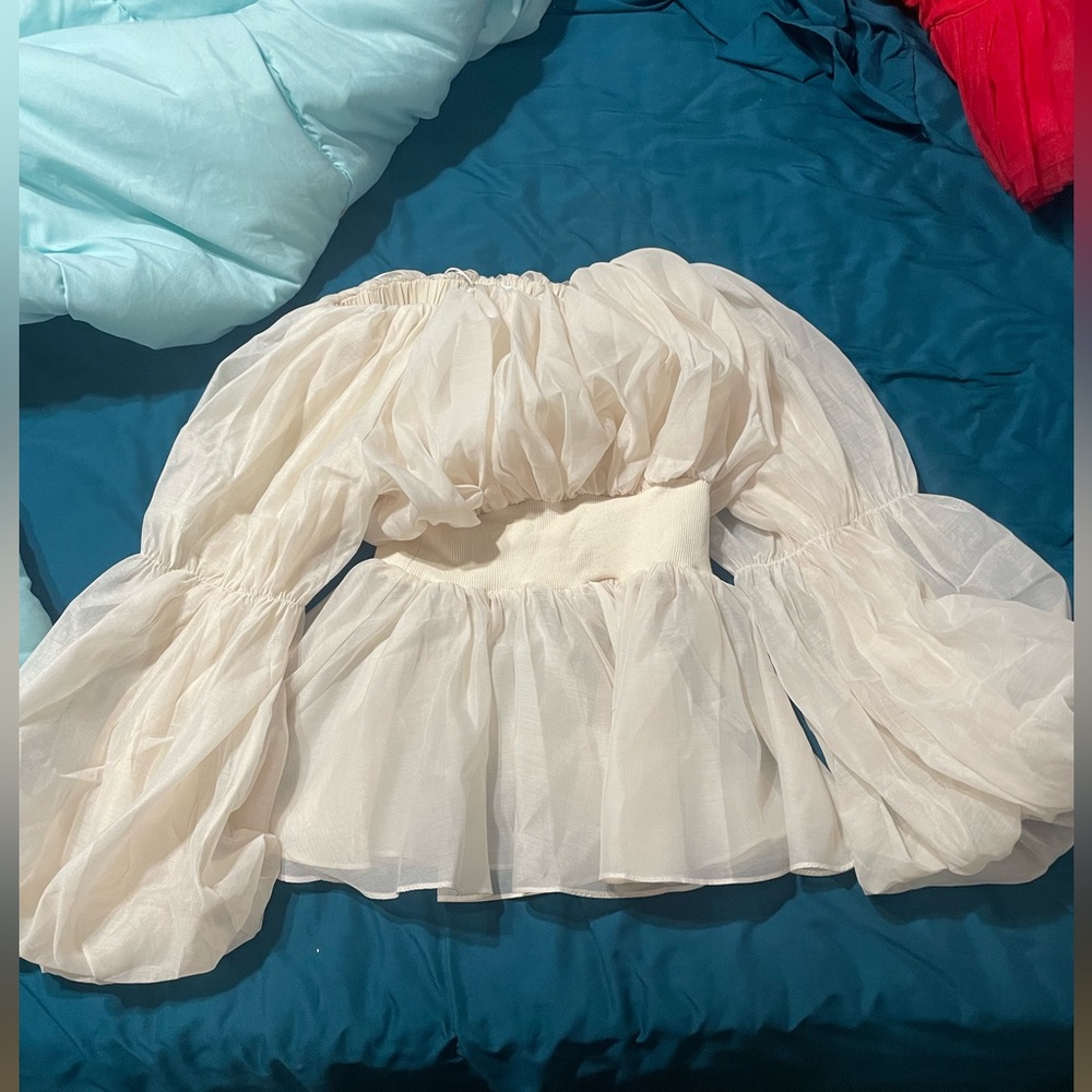 small white blouse, never worn, can be off the shoulder